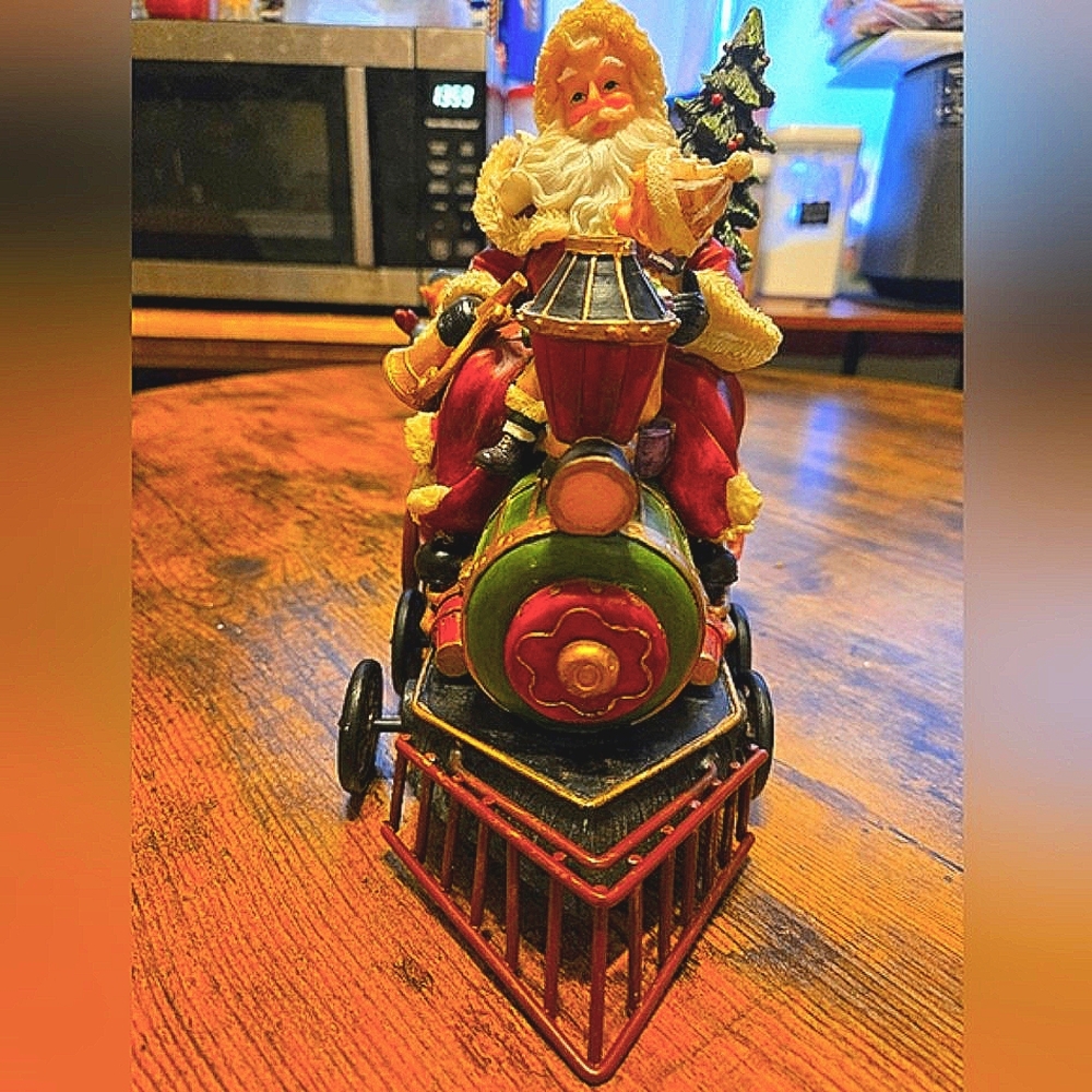 Rare, Vintage "Here Comes Santa Claus" Train...Rare Collectable